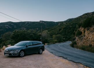 Jak rozpoznać zużycie amortyzatorów w Renault Talisman z adaptacyjnym zawieszeniem Electronic Damper Control?